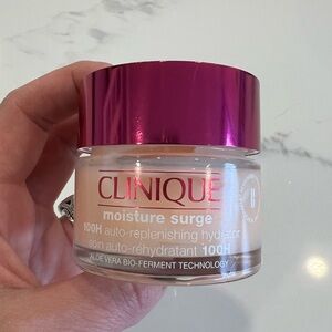 Clinique Moisture Surge™ 100H Auto-Replenishing Hydrator